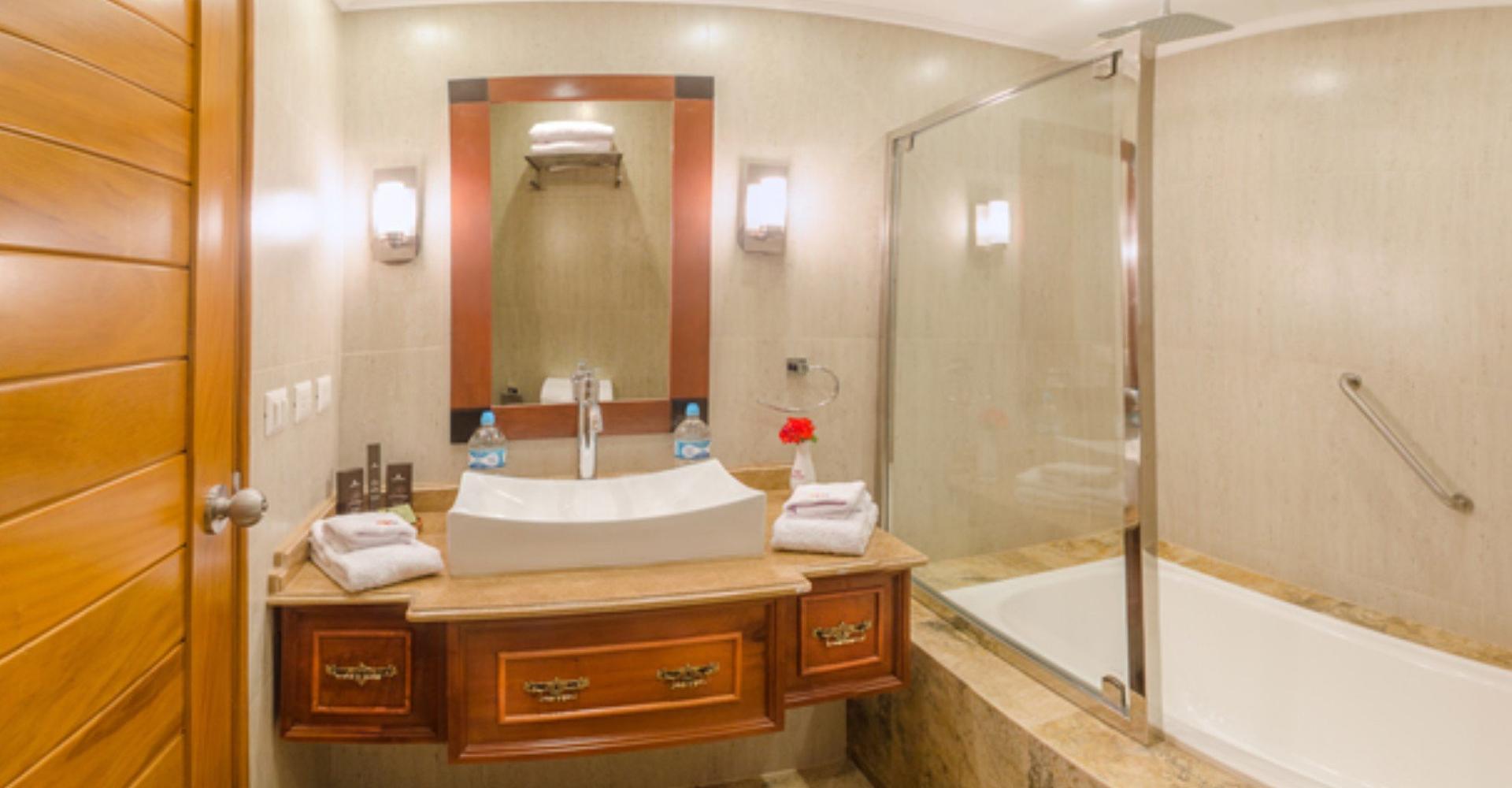 Habitación triple estándar Taypikala Hotel Deluxe Valle Sagrado Urubamba Habitación triple estándar Taypikala Hotel Deluxe Valle Sagrado Urubamba